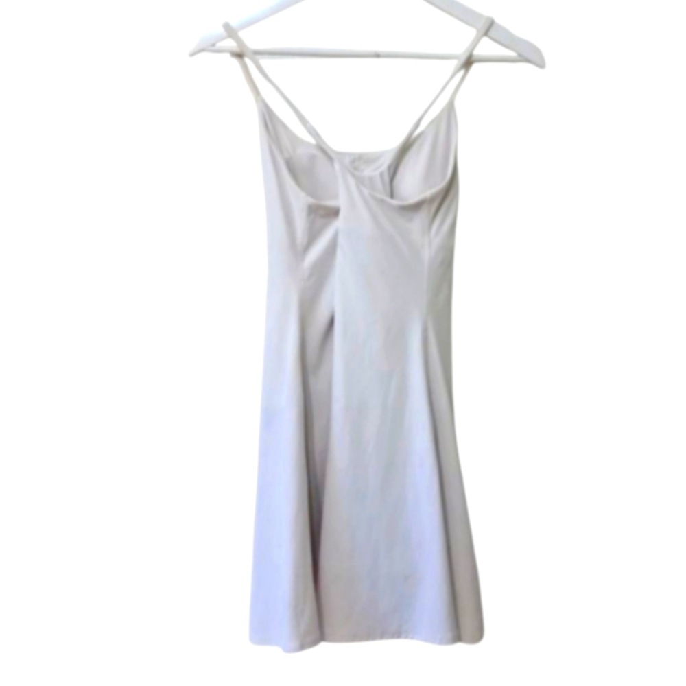 5/$25 HALARA White Softlyzero Plush Backless Active Dress - Picture 4 of 9